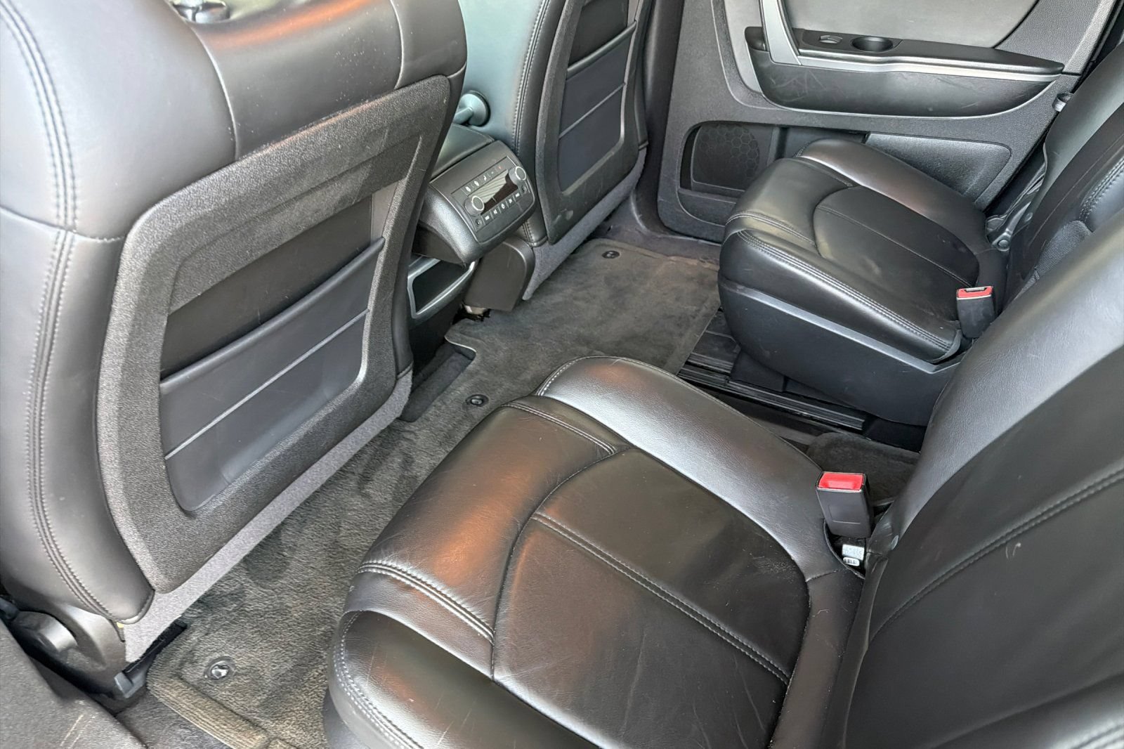 Used 2009 GMC Acadia SLT w/ Visibility Package FWD image 11