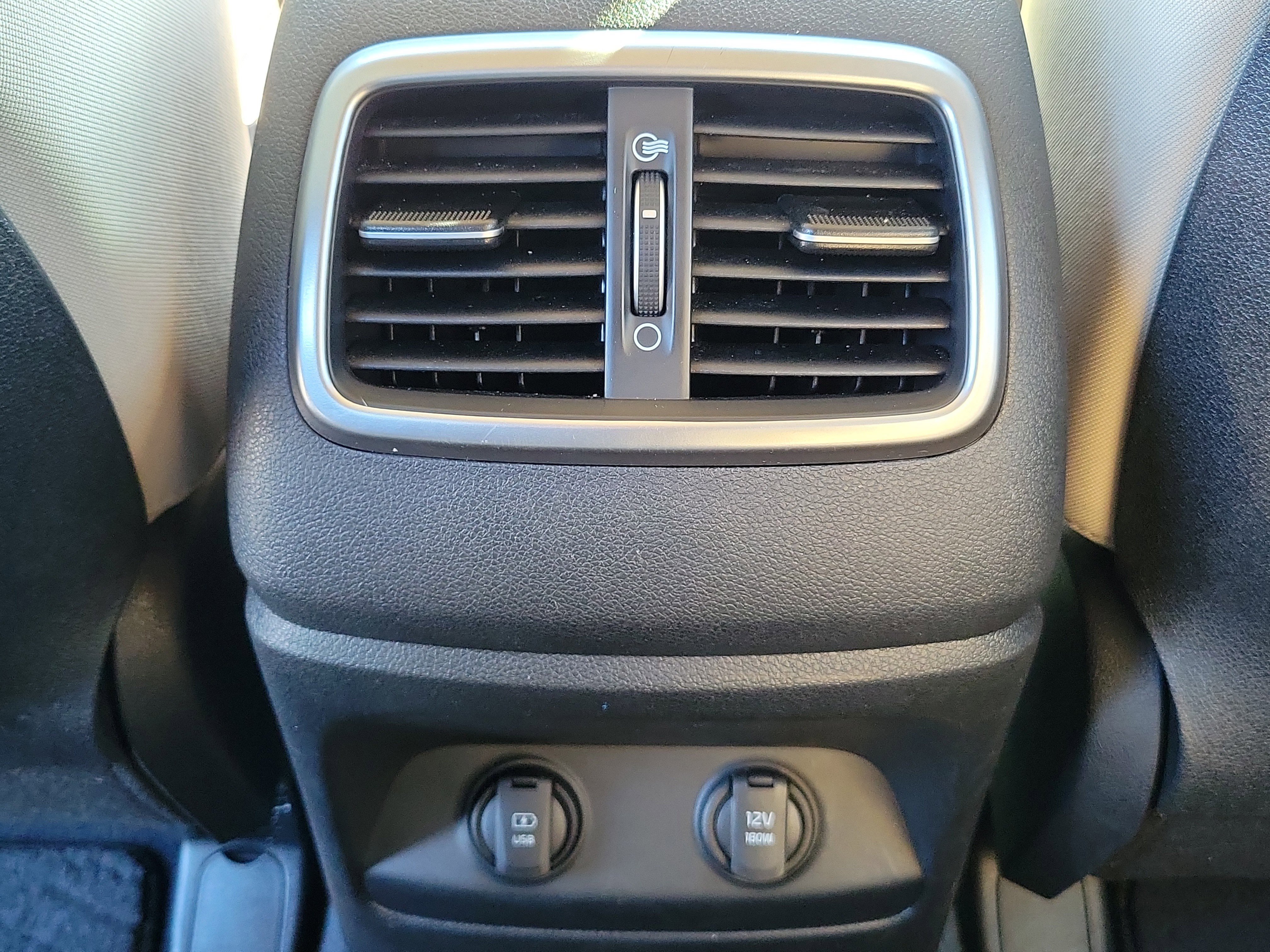 Used 2020 Kia Sorento LX image 19