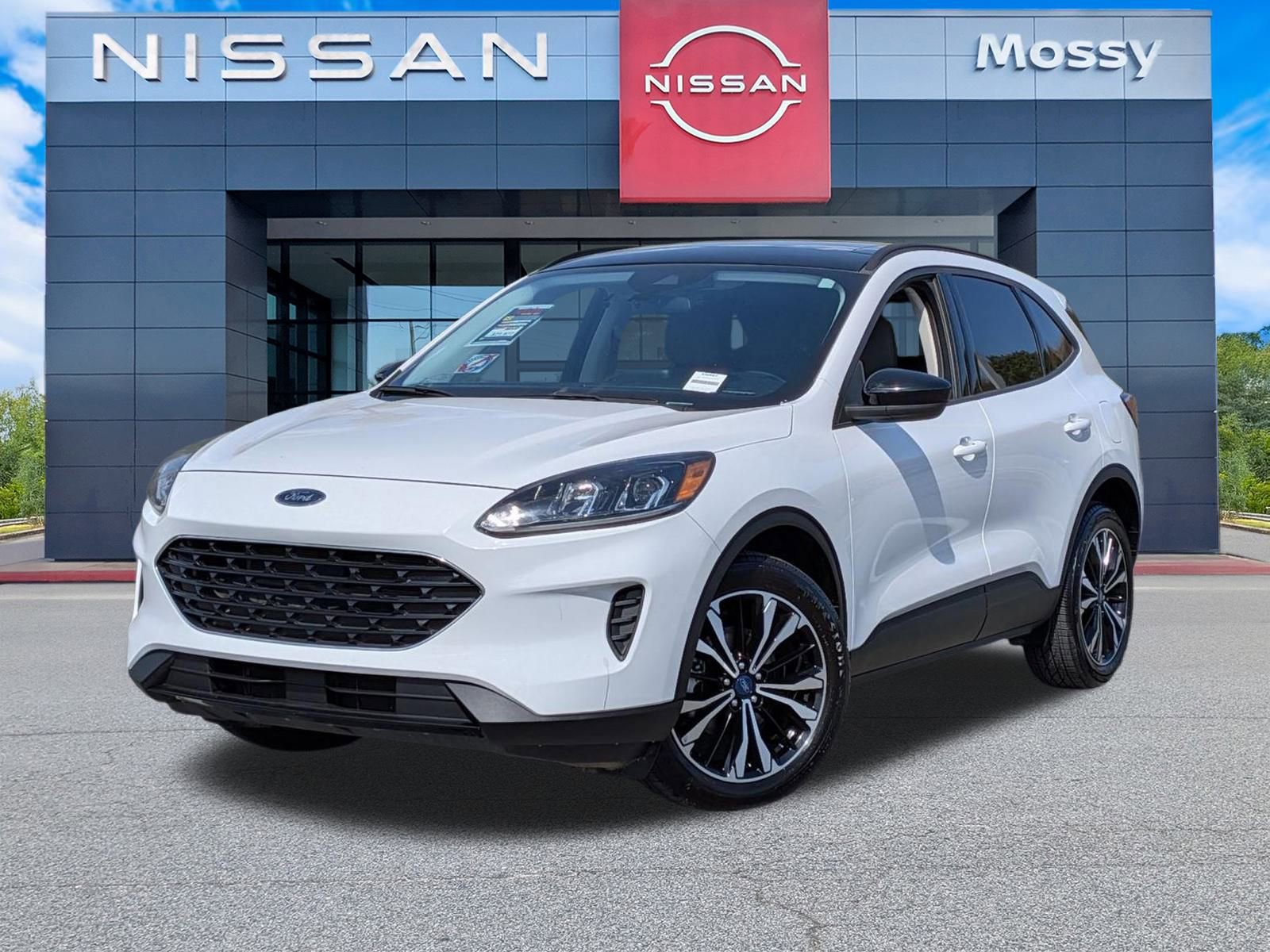 Used 2021 Ford Escape SE w/ SE Sport Appearance Package