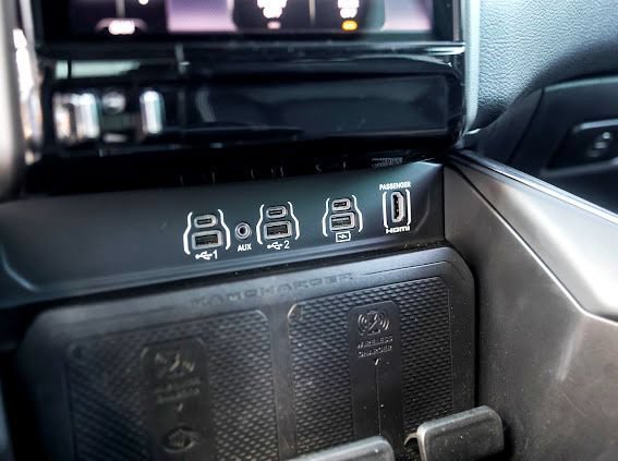 Used 2025 RAM 1500 Laramie AWD/4WD image 22