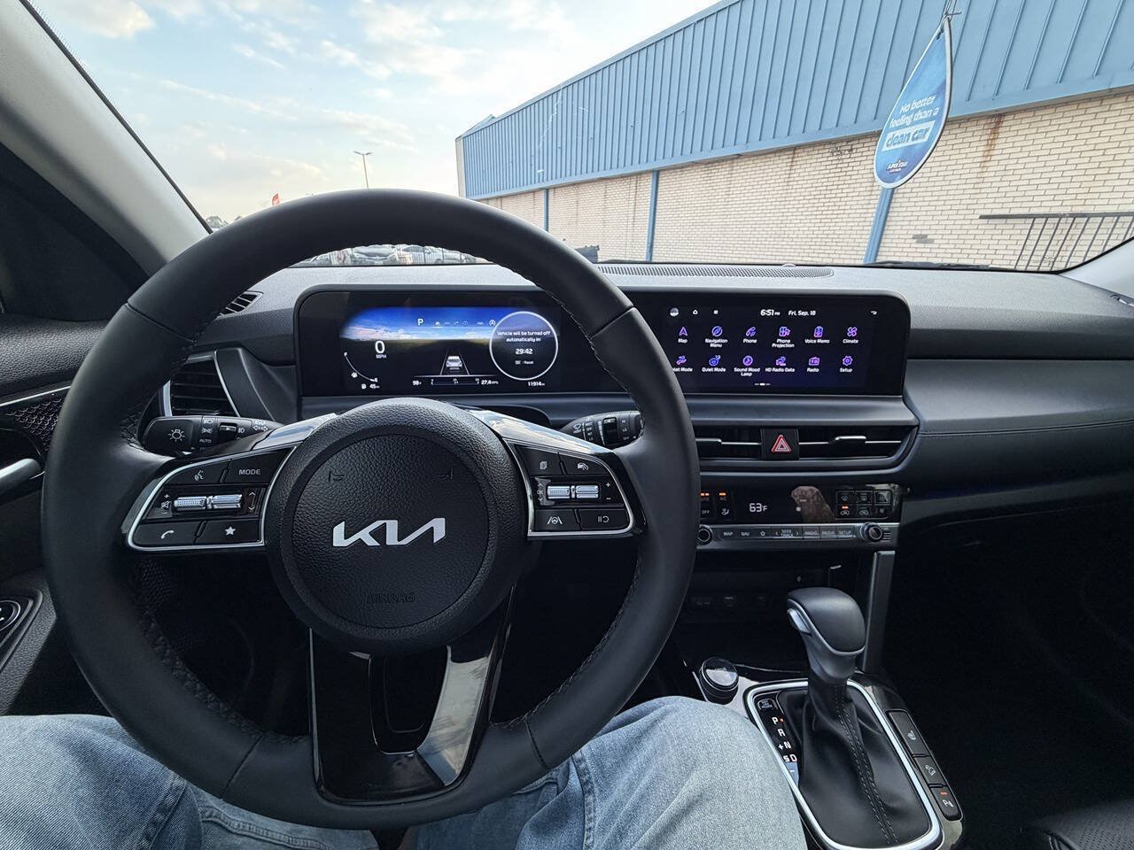 Used 2025 Kia Seltos EX FWD image 17