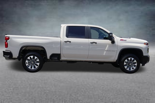 Used 2026 Chevrolet Silverado 2500 Custom w/ Custom Value Package AWD/4WD image 2