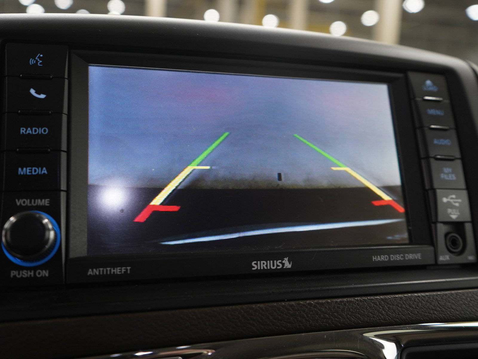 Used 2014 Chrysler Town & Country Touring FWD image 32