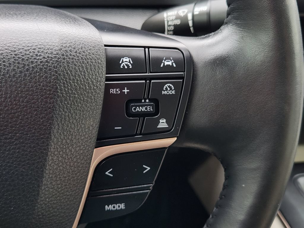Certified 2023 Toyota Crown AWD/4WD image 31