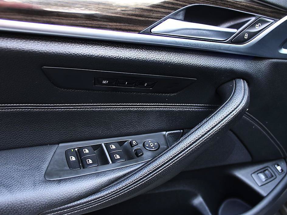 Used 2019 BMW 530e w/ Convenience Package RWD image 13