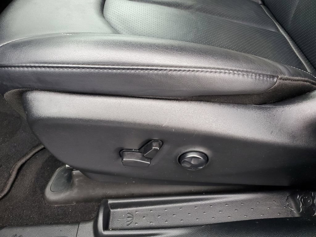 Used 2025 Chrysler Pacifica Select FWD image 10