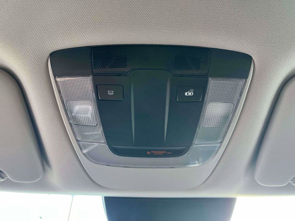 Used 2025 Kia Sportage LX image 21