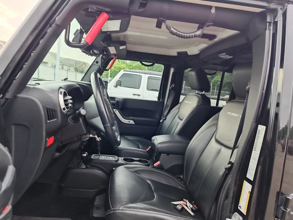Used 2016 Jeep Wrangler Unlimited Rubicon AWD/4WD image 8