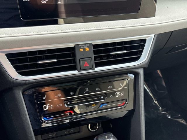 New 2025 Volkswagen Taos SE image 21