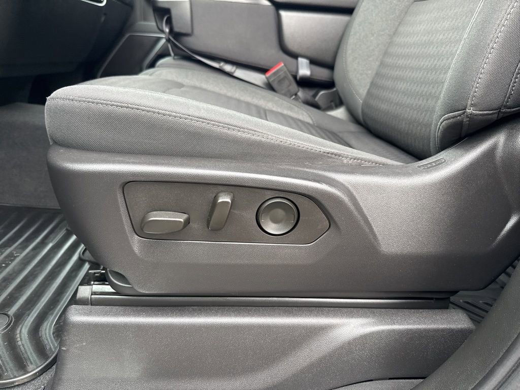 Used 2022 Chevrolet Silverado 1500 LT AWD/4WD image 17