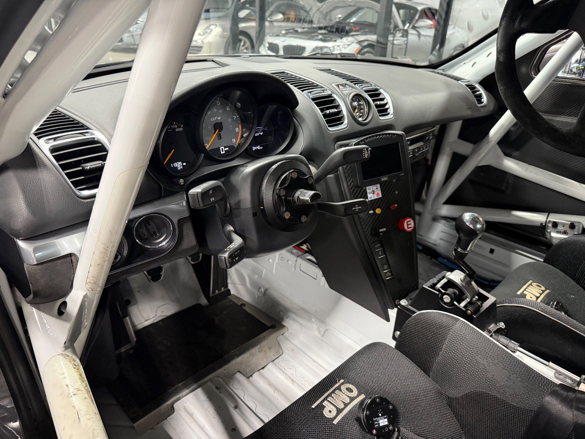 Used 2016 Porsche Cayman GT4 image 17