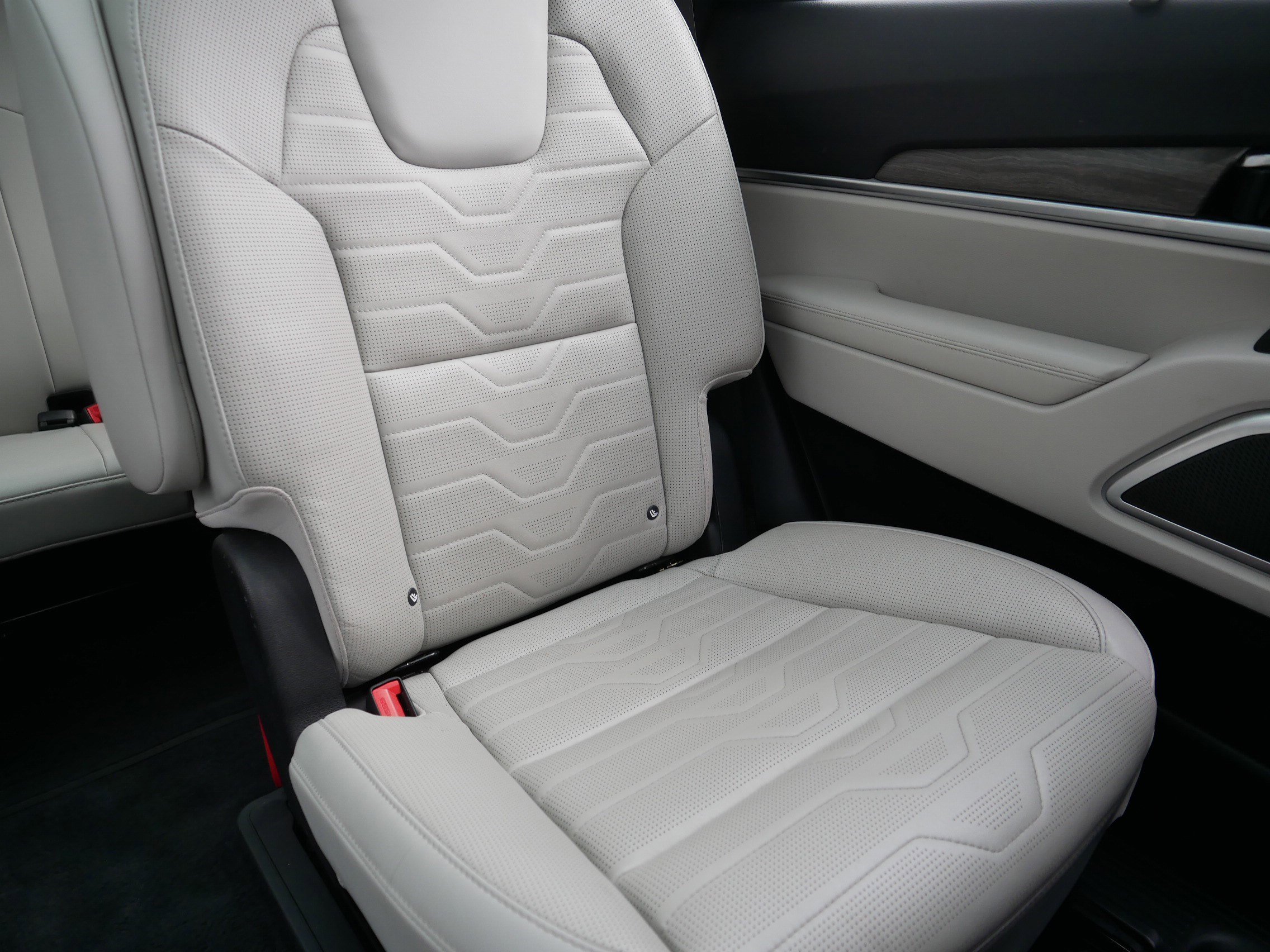 Certified 2021 Kia Telluride SX w/ SX Prestige Package AWD/4WD image 14
