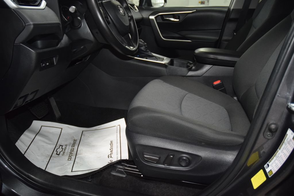 Used 2022 Toyota RAV4 XLE FWD image 38