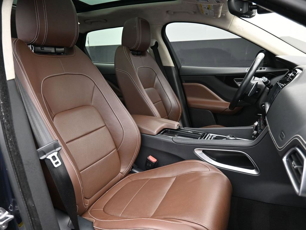 Used 2019 Jaguar F-PACE S image 26