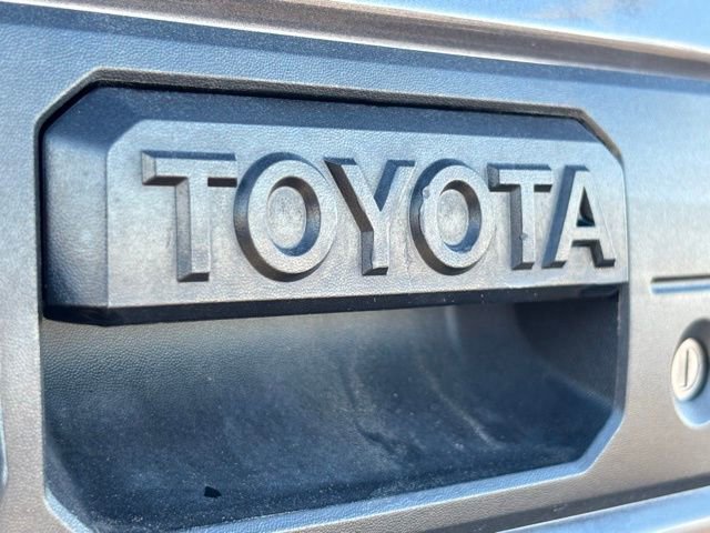 Used 2017 Toyota Tacoma TRD Off-Road image 18