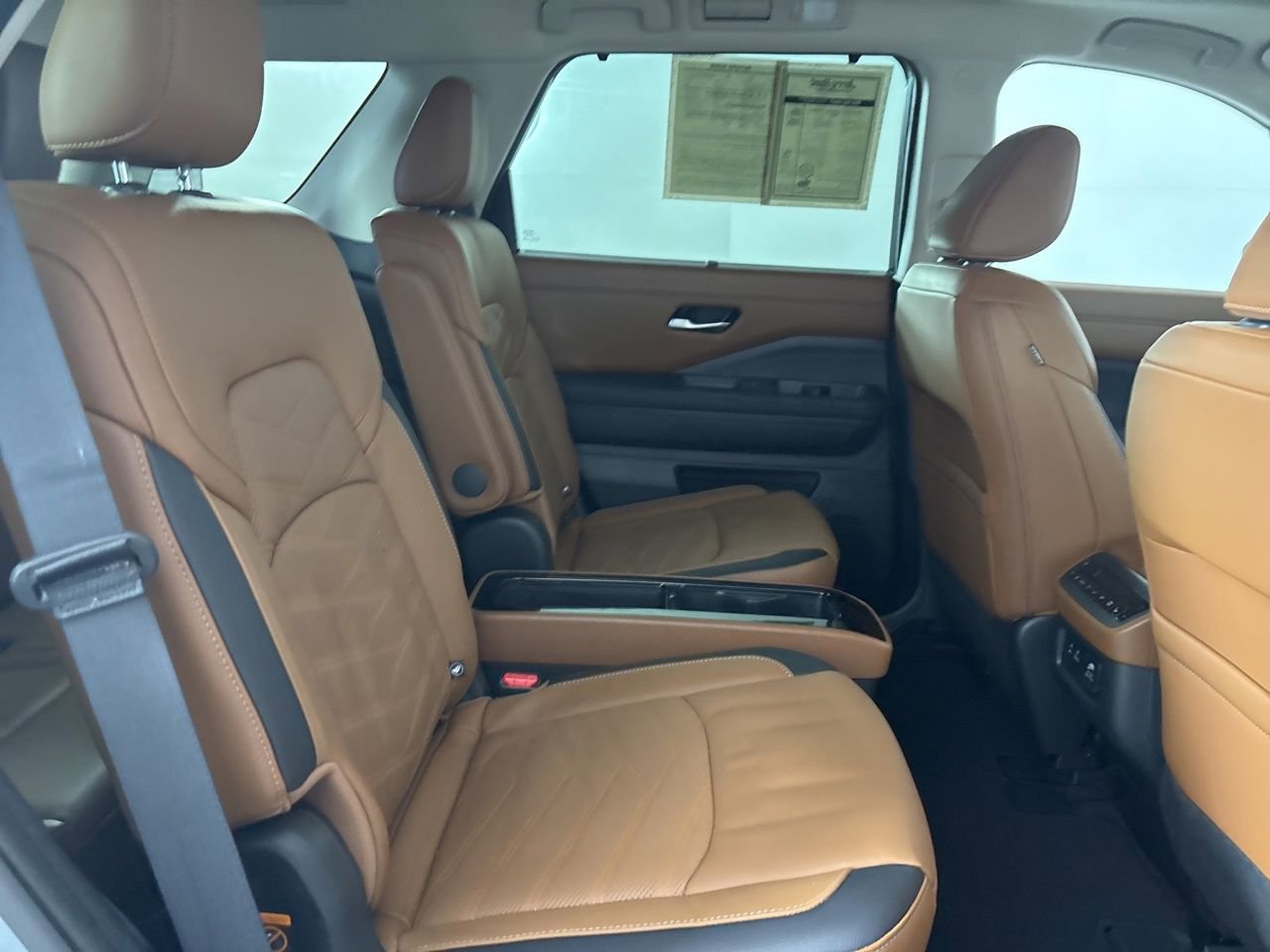 Used 2025 Nissan Pathfinder Platinum image 28