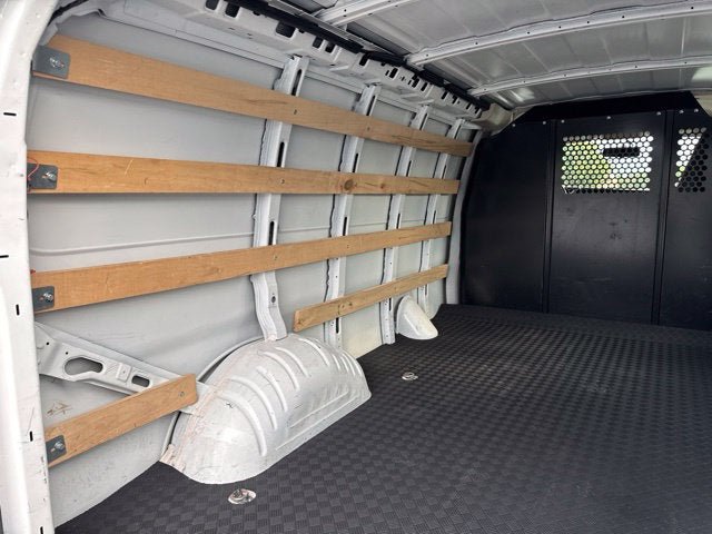 Used 2025 GMC Savana 2500 w/ Driver Convenience Package RWD image 24