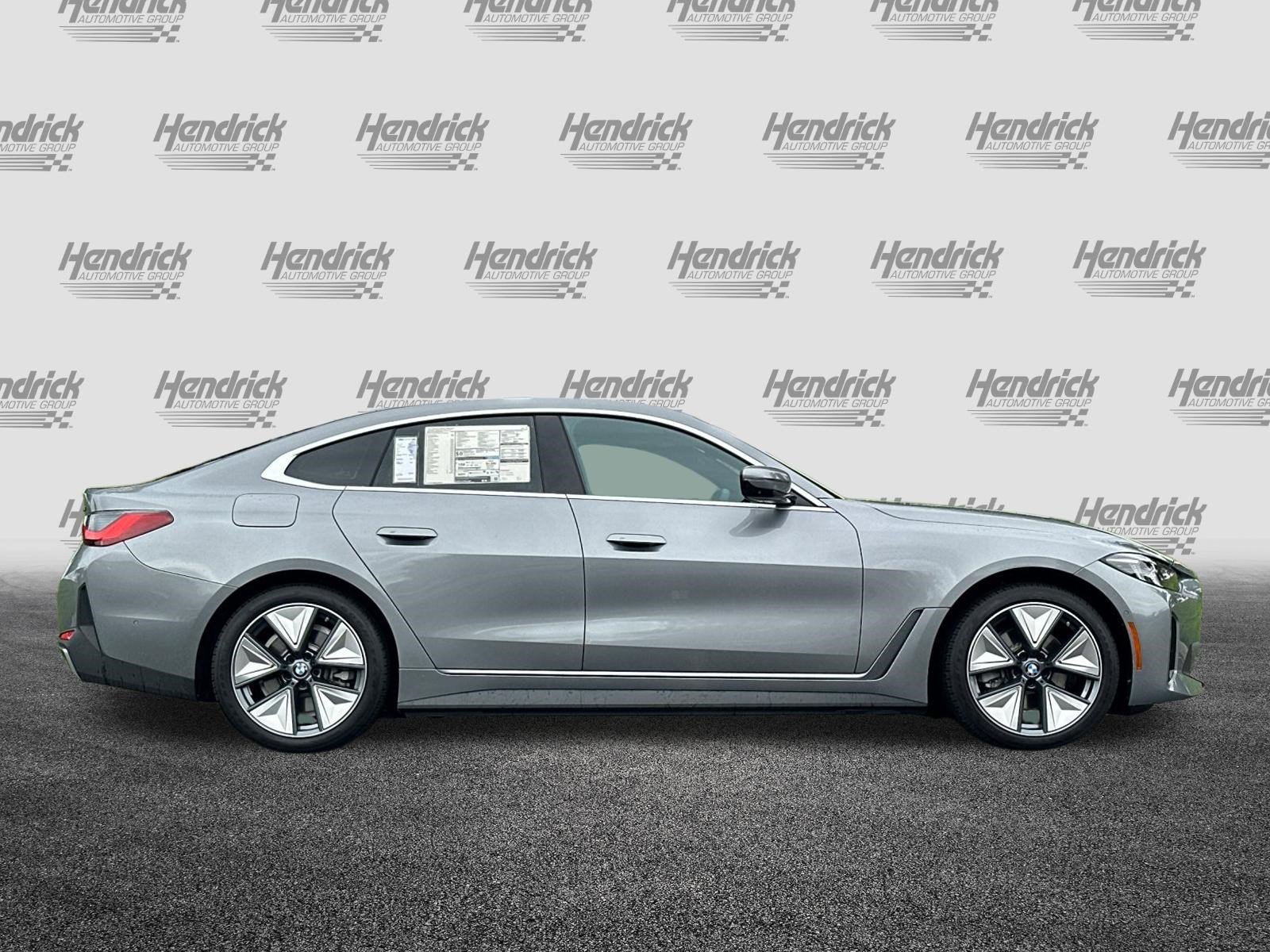 New 2026 BMW i4 eDrive40 w/ Parking Assistance Package RWD image 3