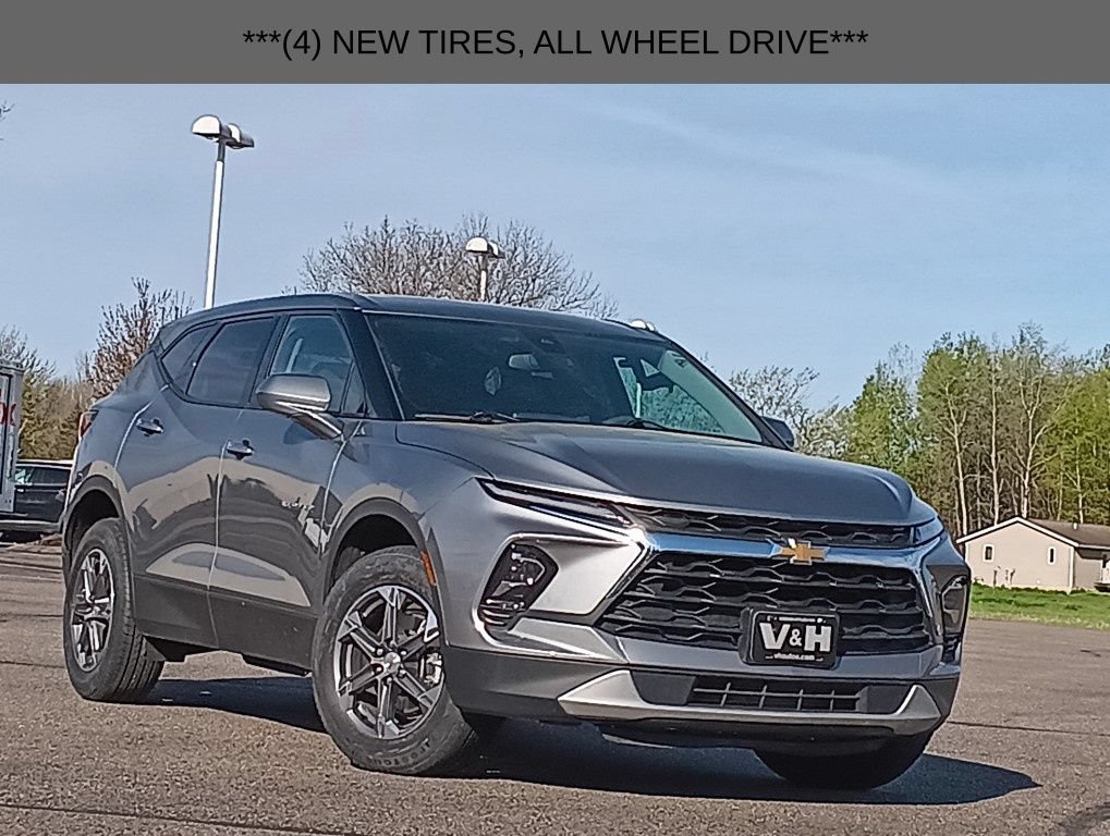 Used 2025 Chevrolet Blazer LT AWD/4WD image 1