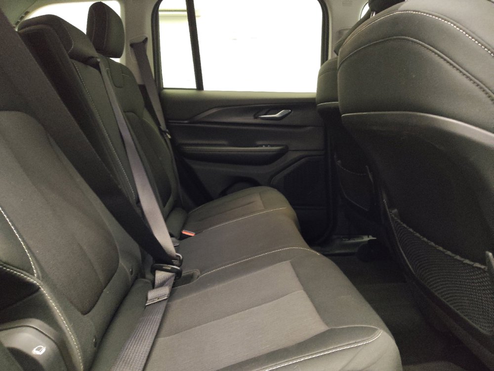 Used 2024 Jeep Grand Cherokee Laredo RWD image 19