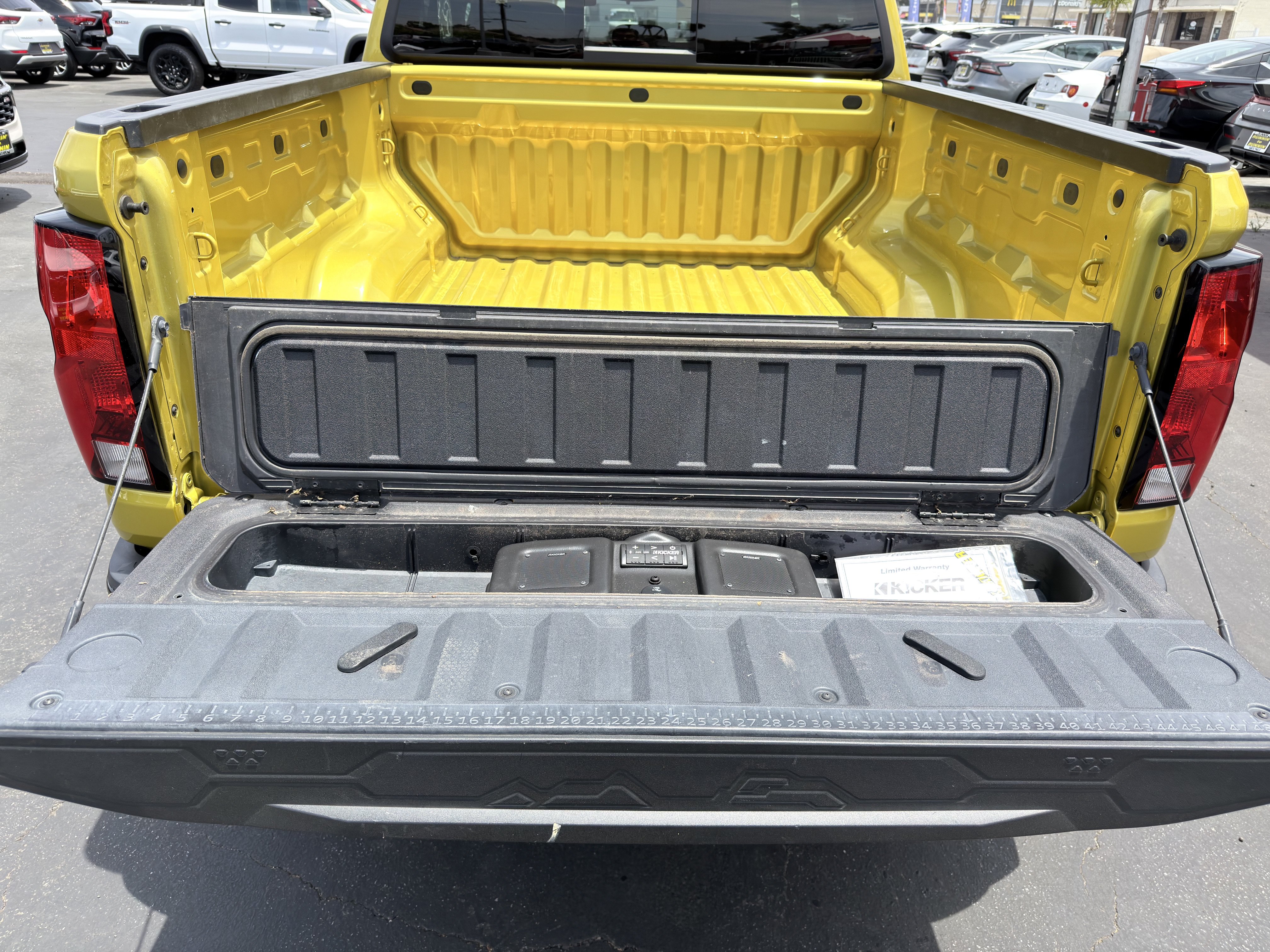Used 2024 Chevrolet Colorado Trail Boss w/ LPO, Dark Essentials Package AWD/4WD image 20