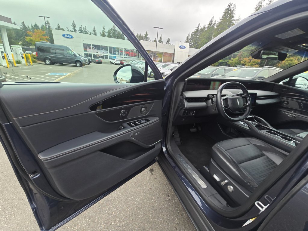 Certified 2024 Lincoln Nautilus Reserve w/ Equipment Group 202A AWD/4WD image 21