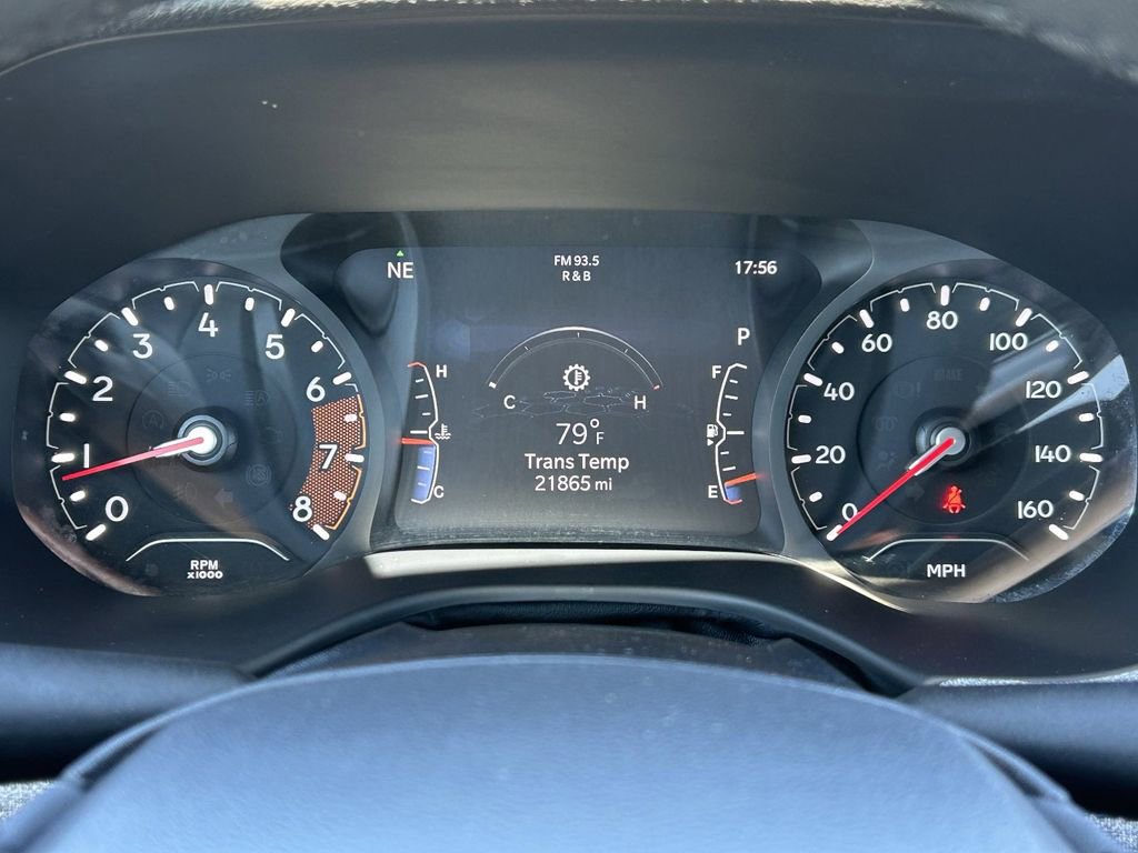 Used 2024 Jeep Compass Latitude image 28
