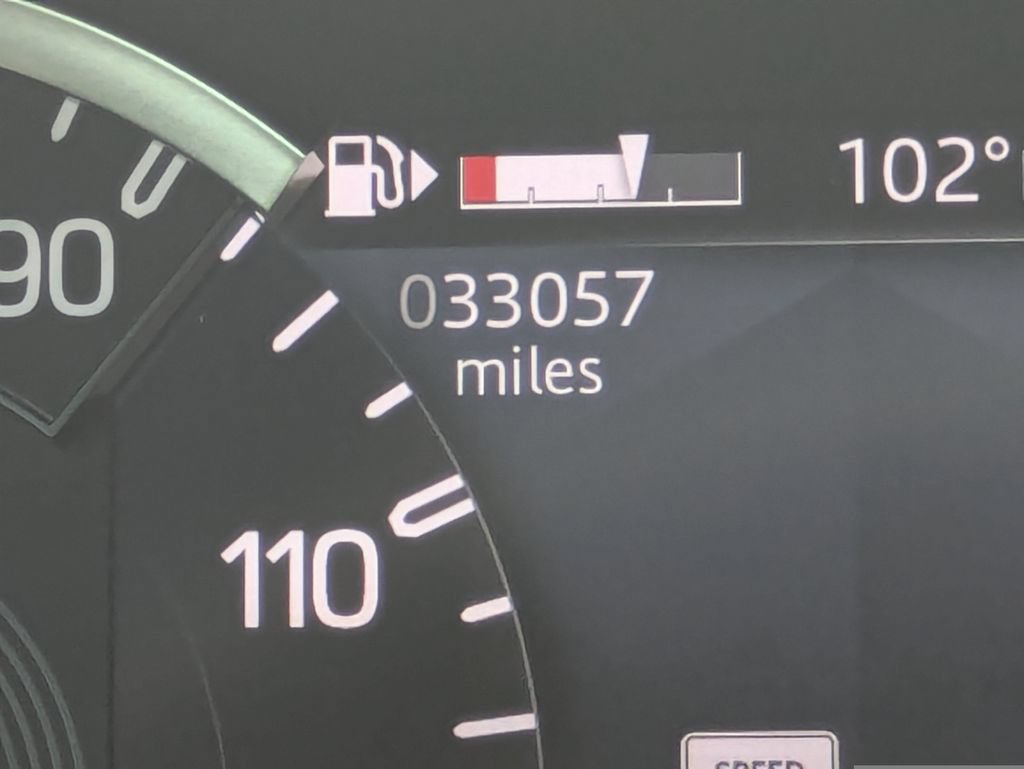 Used 2023 Land Rover Defender 110 SE AWD/4WD image 28