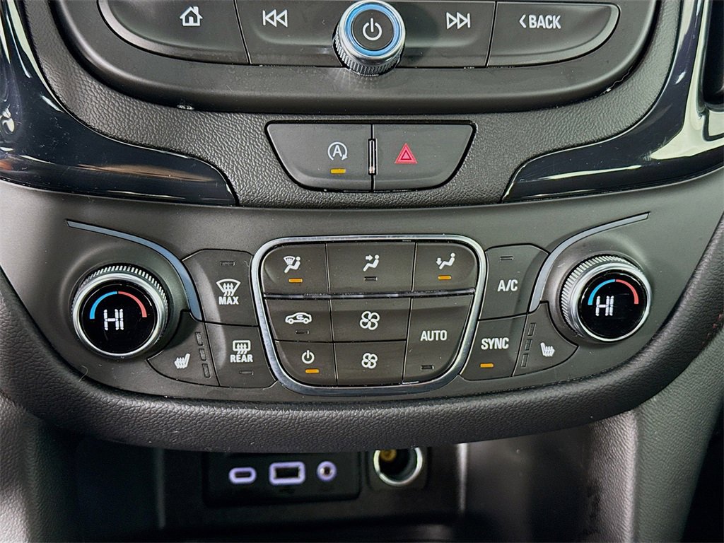 Used 2022 Chevrolet Equinox RS w/ RS Leather Package image 16