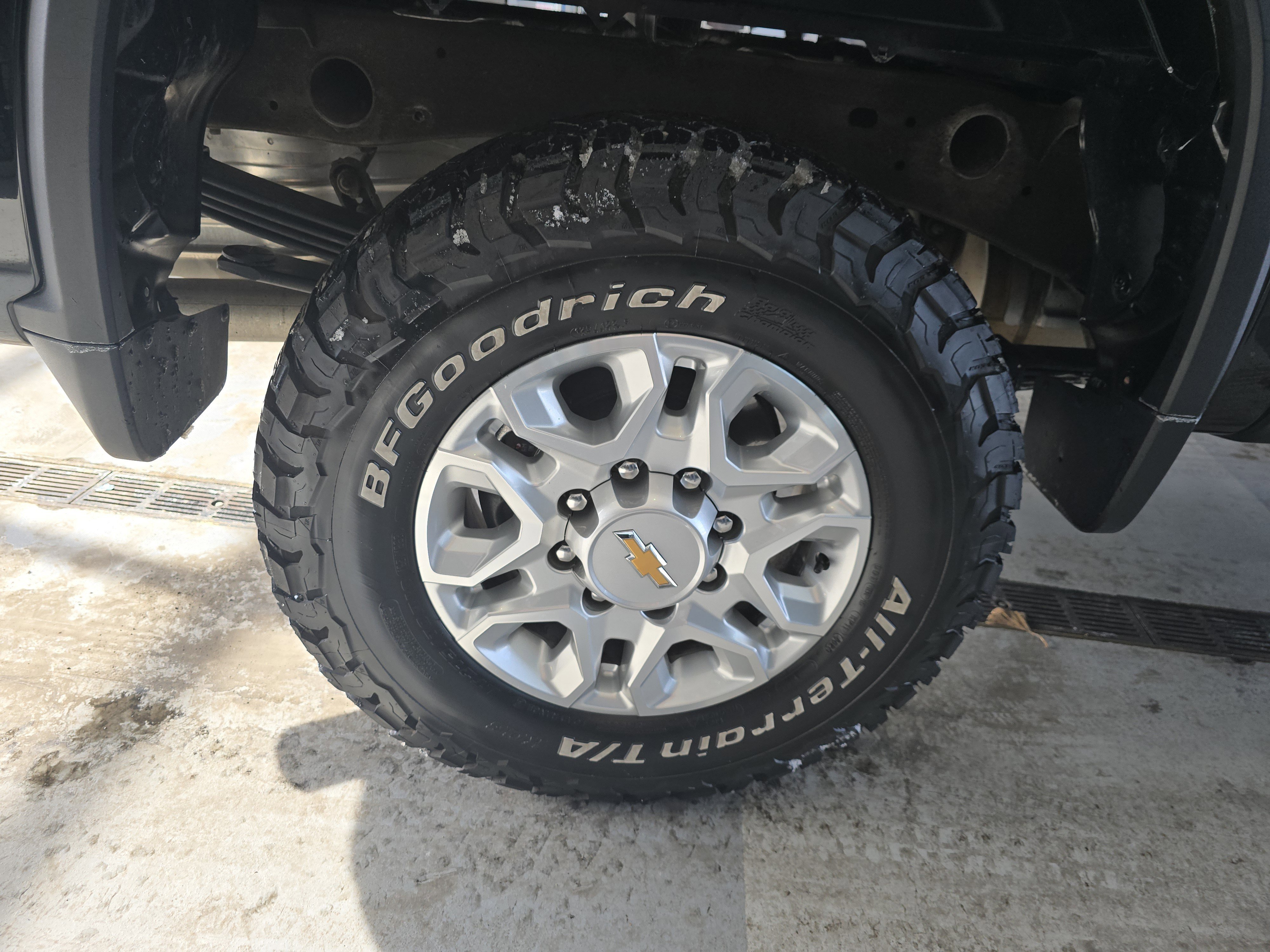 Used 2024 Chevrolet Silverado 2500 LT w/ Convenience Package image 13