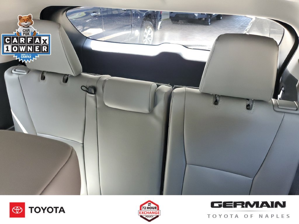Used 2025 Toyota Highlander XLE FWD image 22