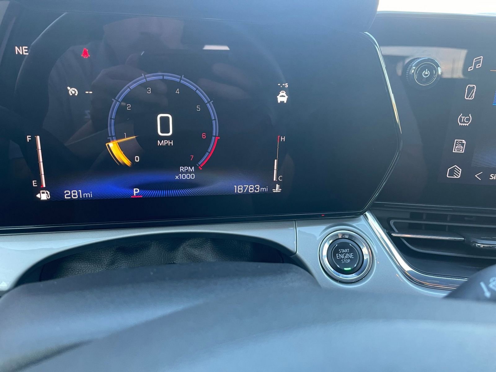 Used 2025 Chevrolet Trax LT w/ LT Convenience Package image 39