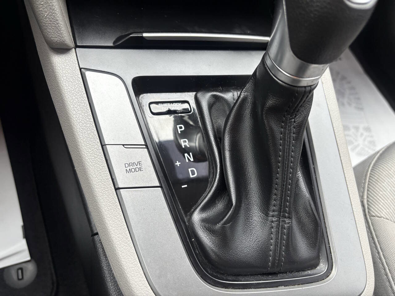 Used 2018 Hyundai Elantra SEL FWD image 32