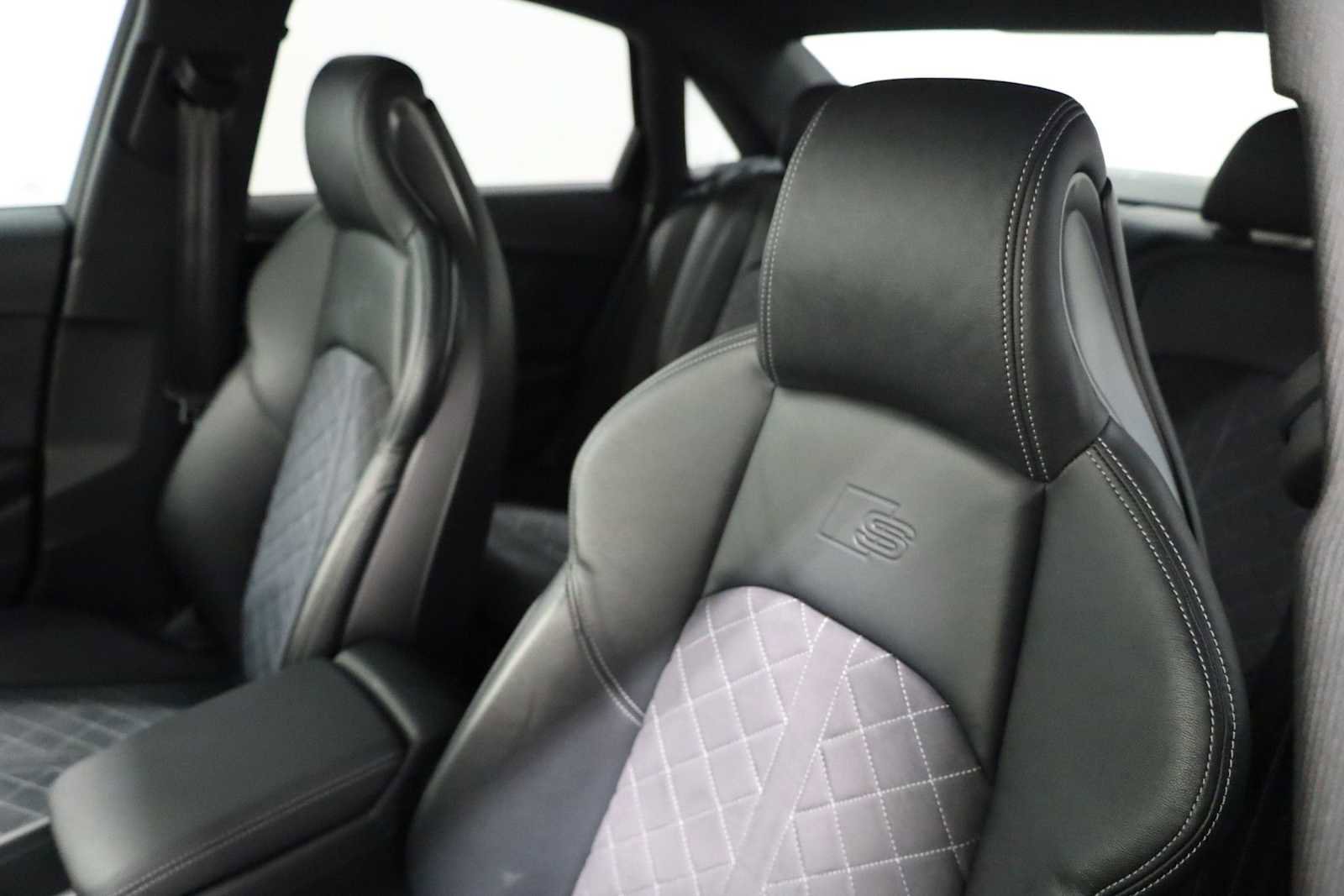 Used 2023 Audi S4 Premium Plus w/ Premium Plus Package image 18