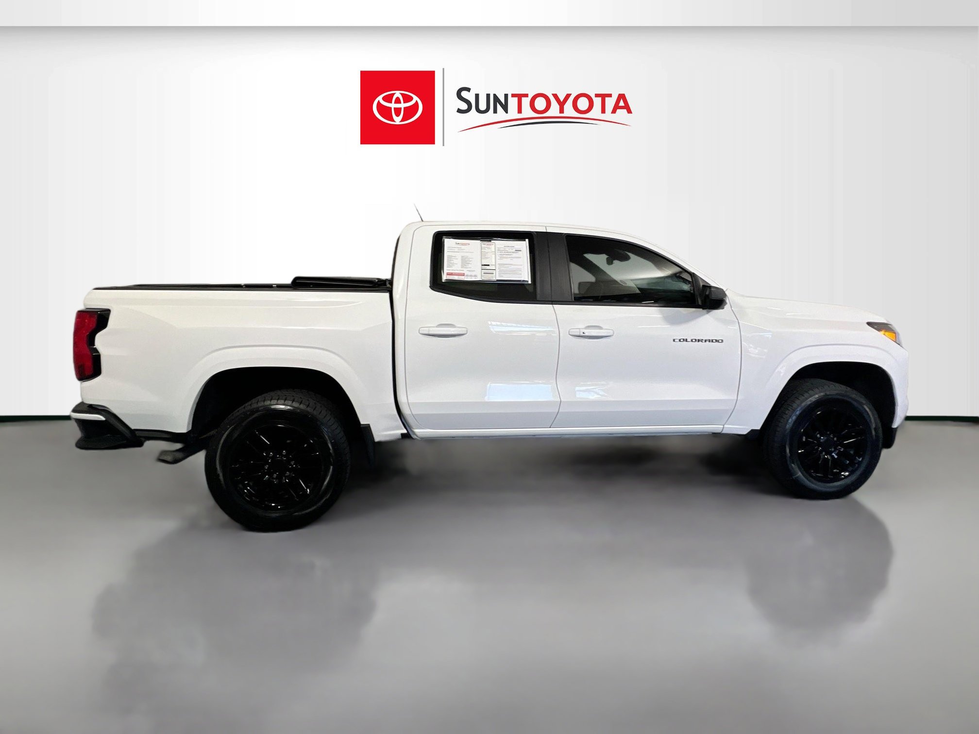 Used 2023 Chevrolet Colorado LT w/ LT Convenience Package image 2