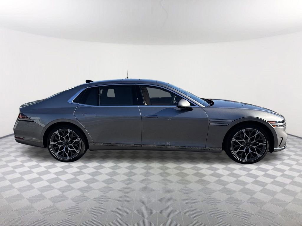 Used 2025 Genesis G90 3.5T image 4