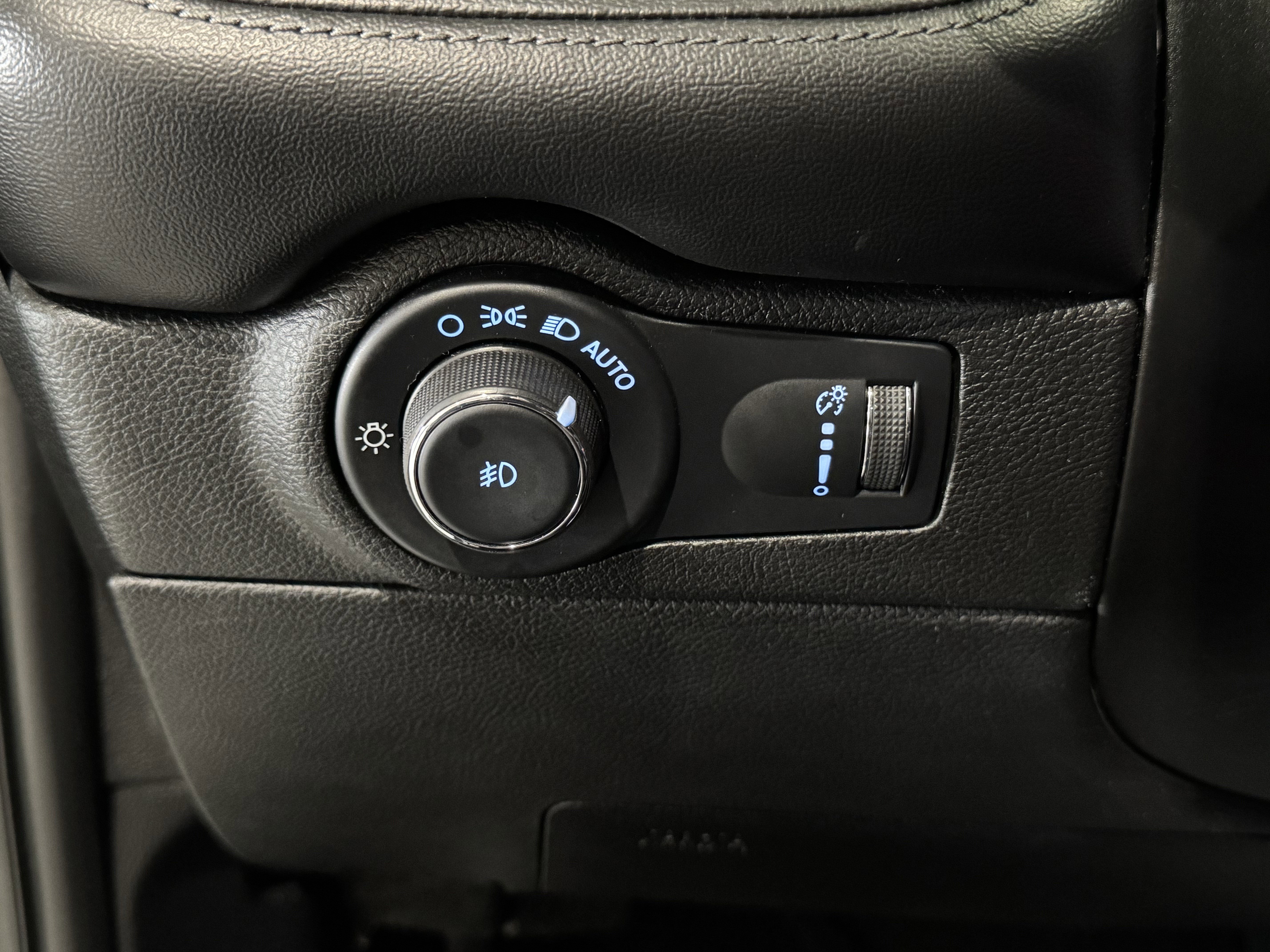 Used 2022 Dodge Durango GT image 30