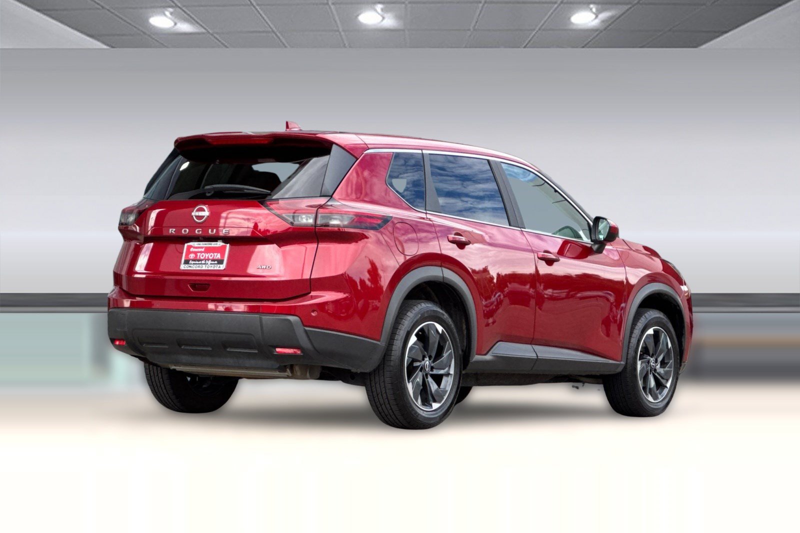 Used 2025 Nissan Rogue SV AWD/4WD image 9