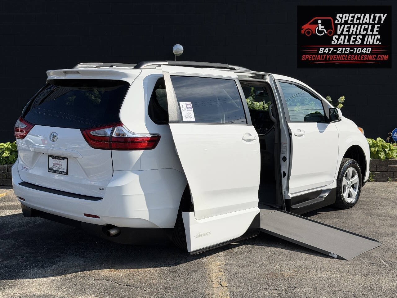 Used 2016 Toyota Sienna LE