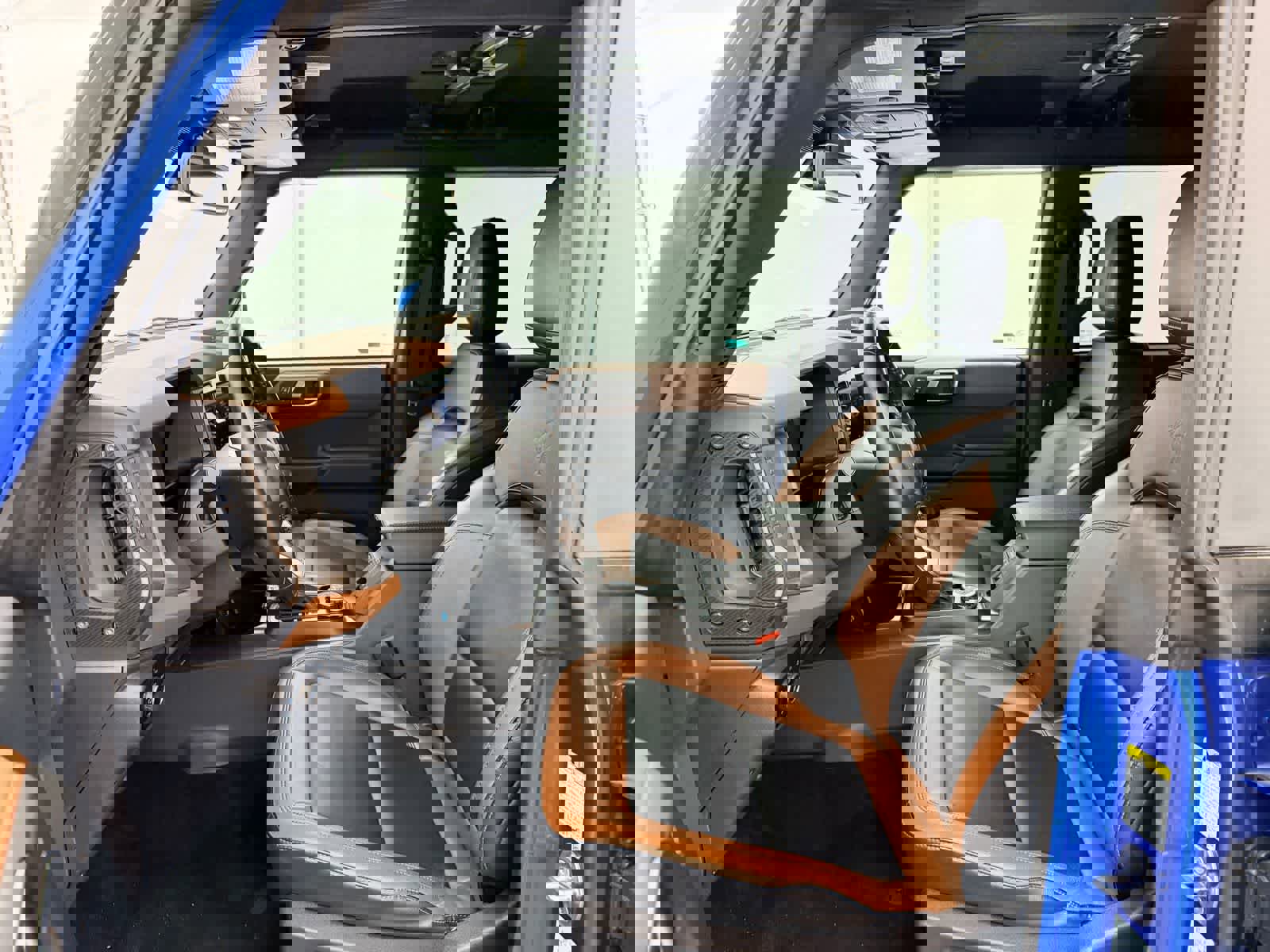 Used 2024 Ford Bronco Outer Banks image 16