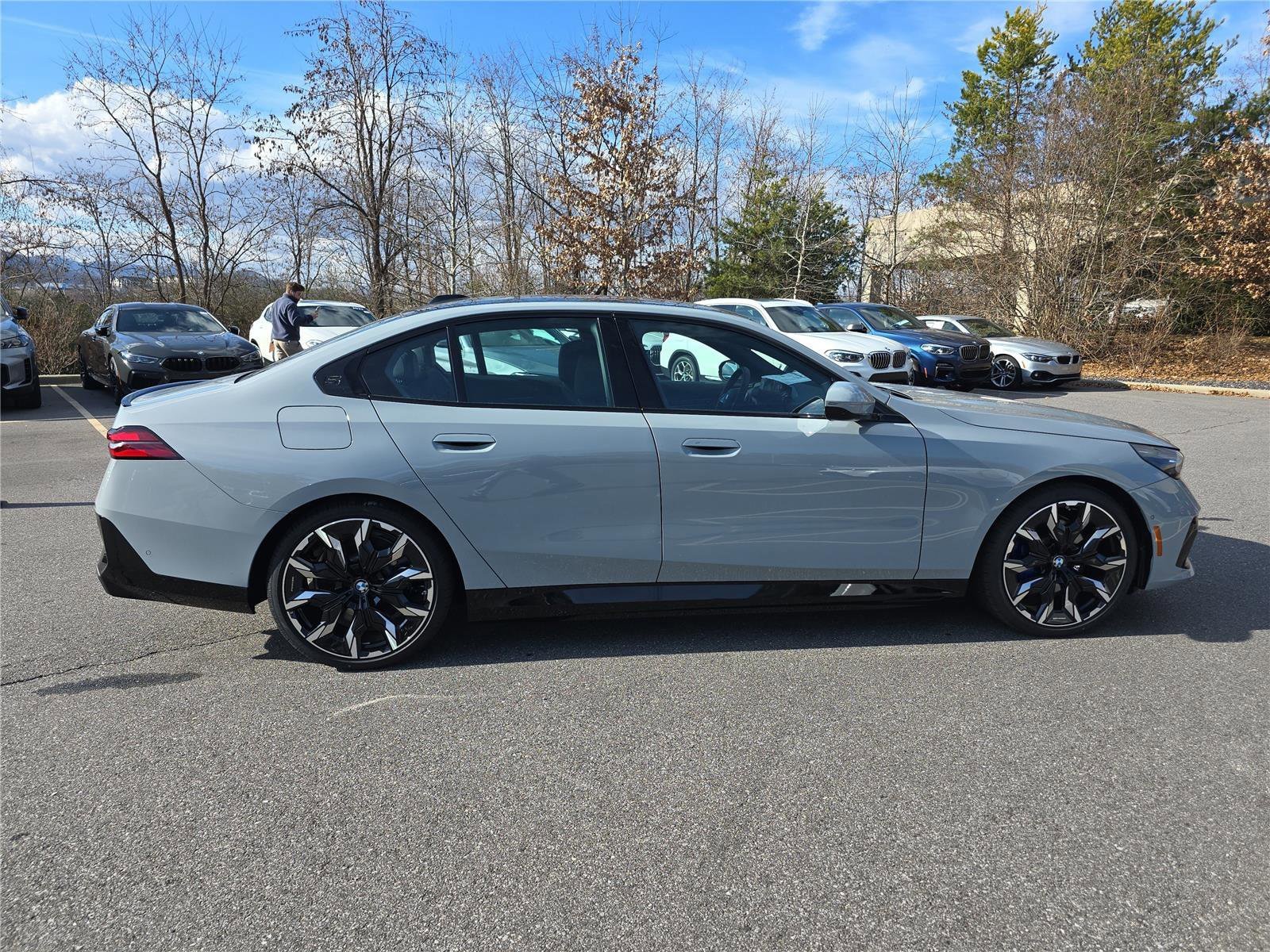 New 2026 BMW 550e xDrive AWD/4WD image 2