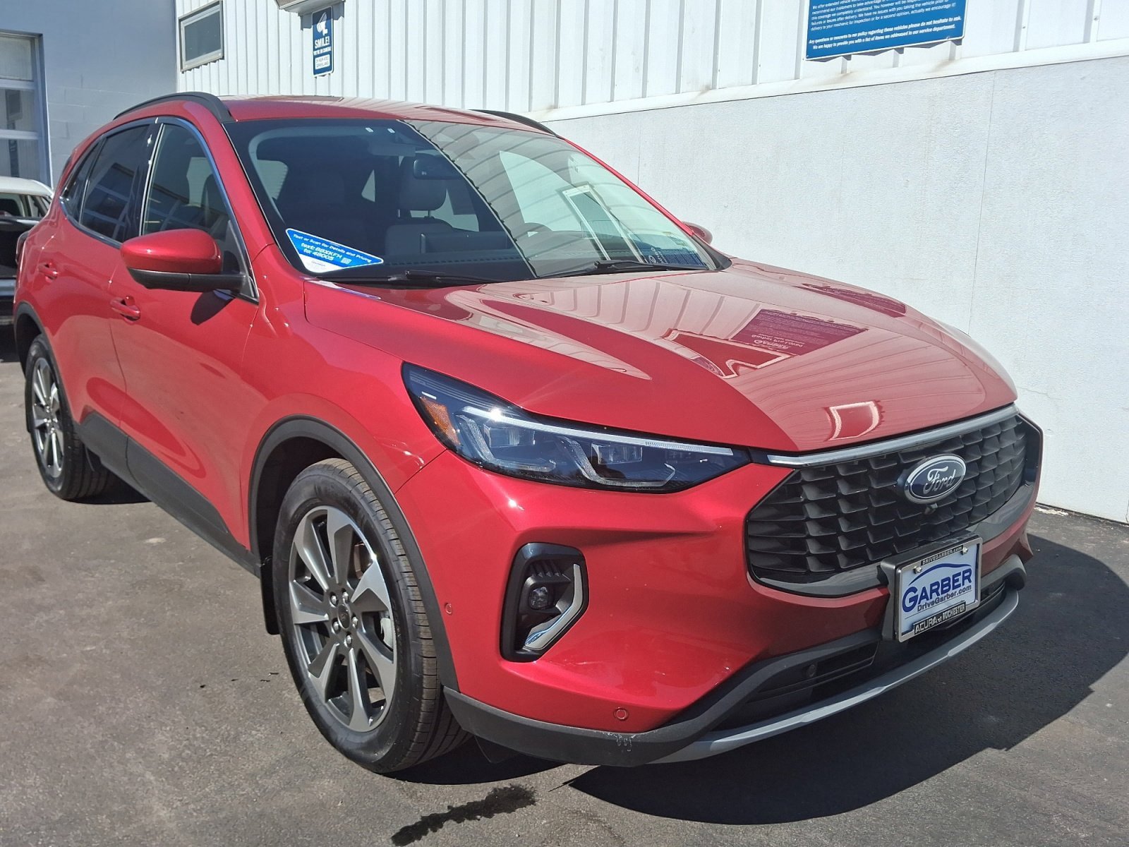 Used 2023 Ford Escape Platinum w/ Premium Technology Package image 35