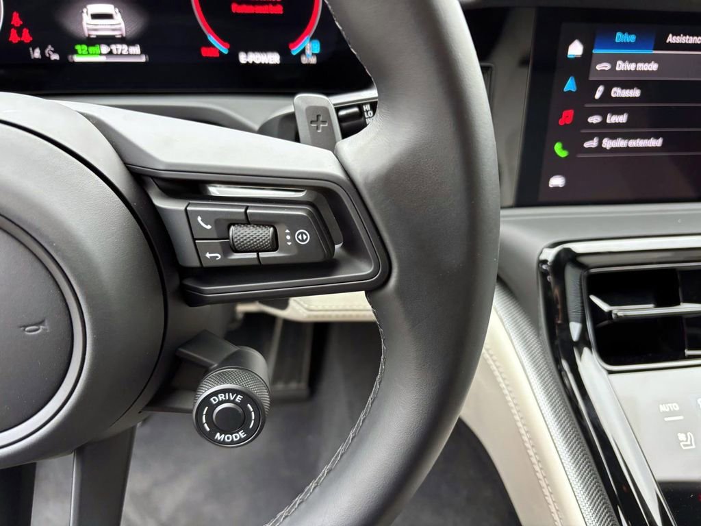 Used 2025 Porsche Panamera 4 image 28