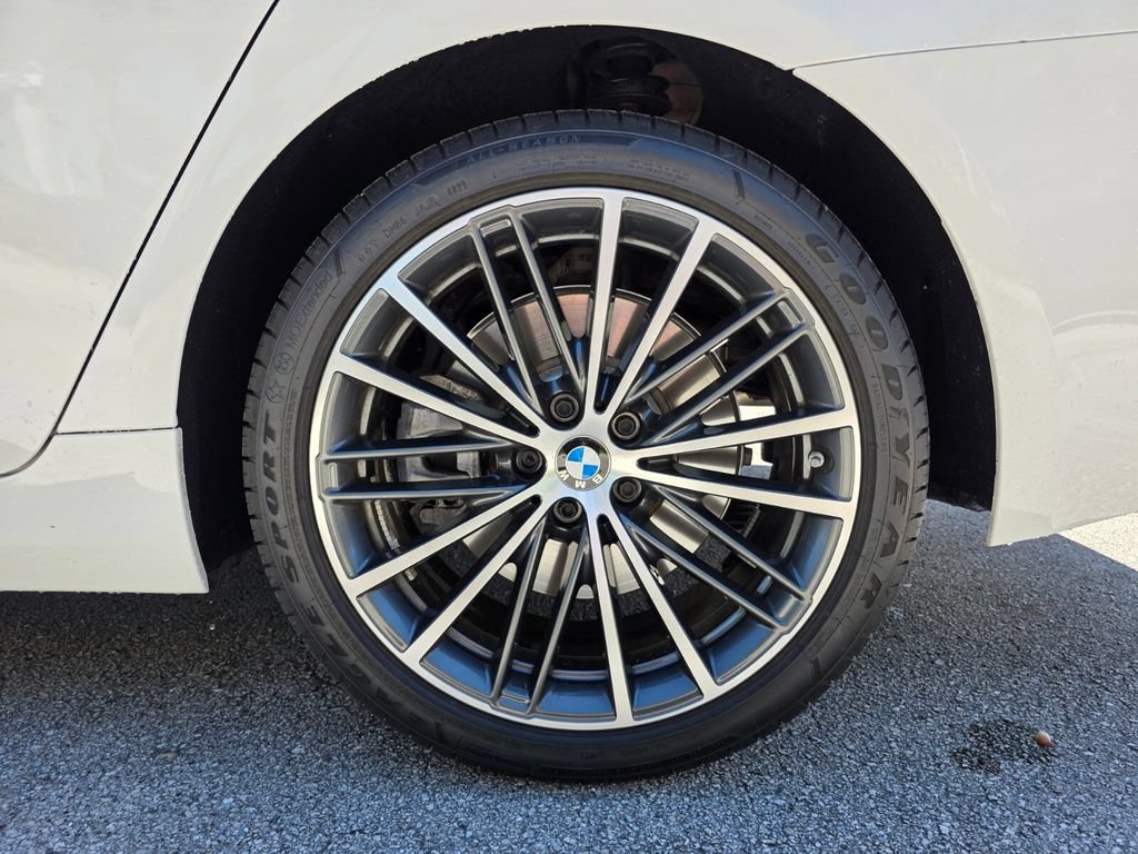 Used 2023 BMW 540i xDrive w/ Convenience Package AWD/4WD image 15