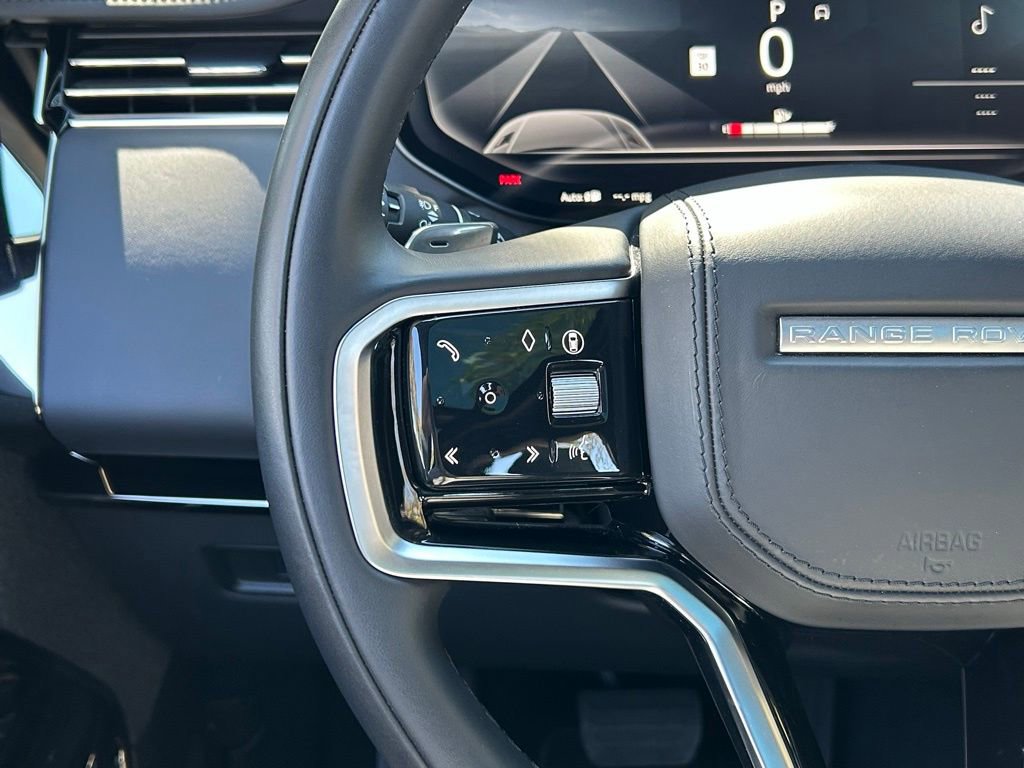 Used 2025 Land Rover Range Rover Sport SE image 51