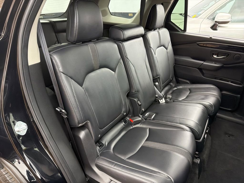 Used 2025 Honda Pilot Touring image 28