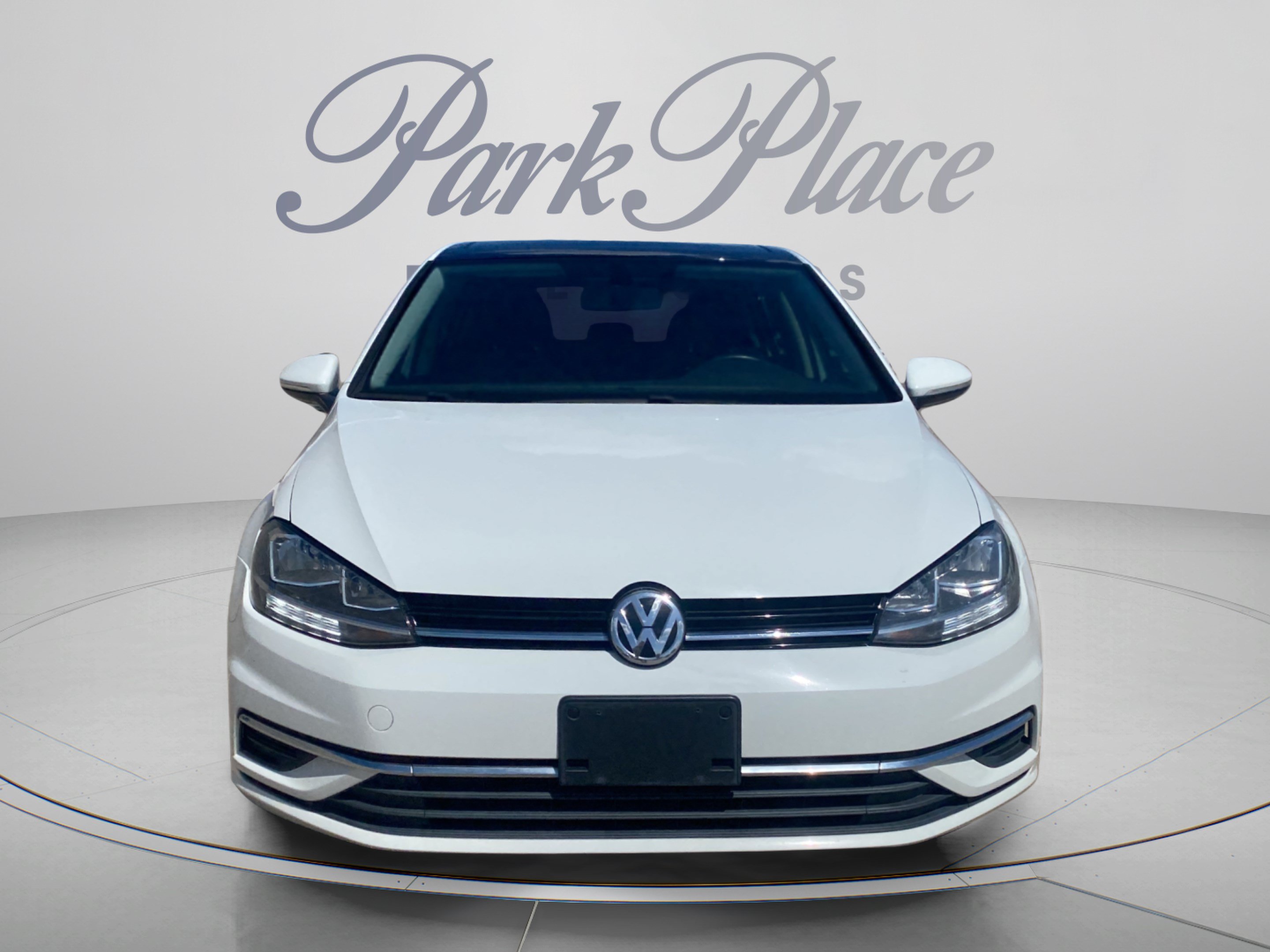 Used 2021 Volkswagen Golf 4-Door FWD image 9