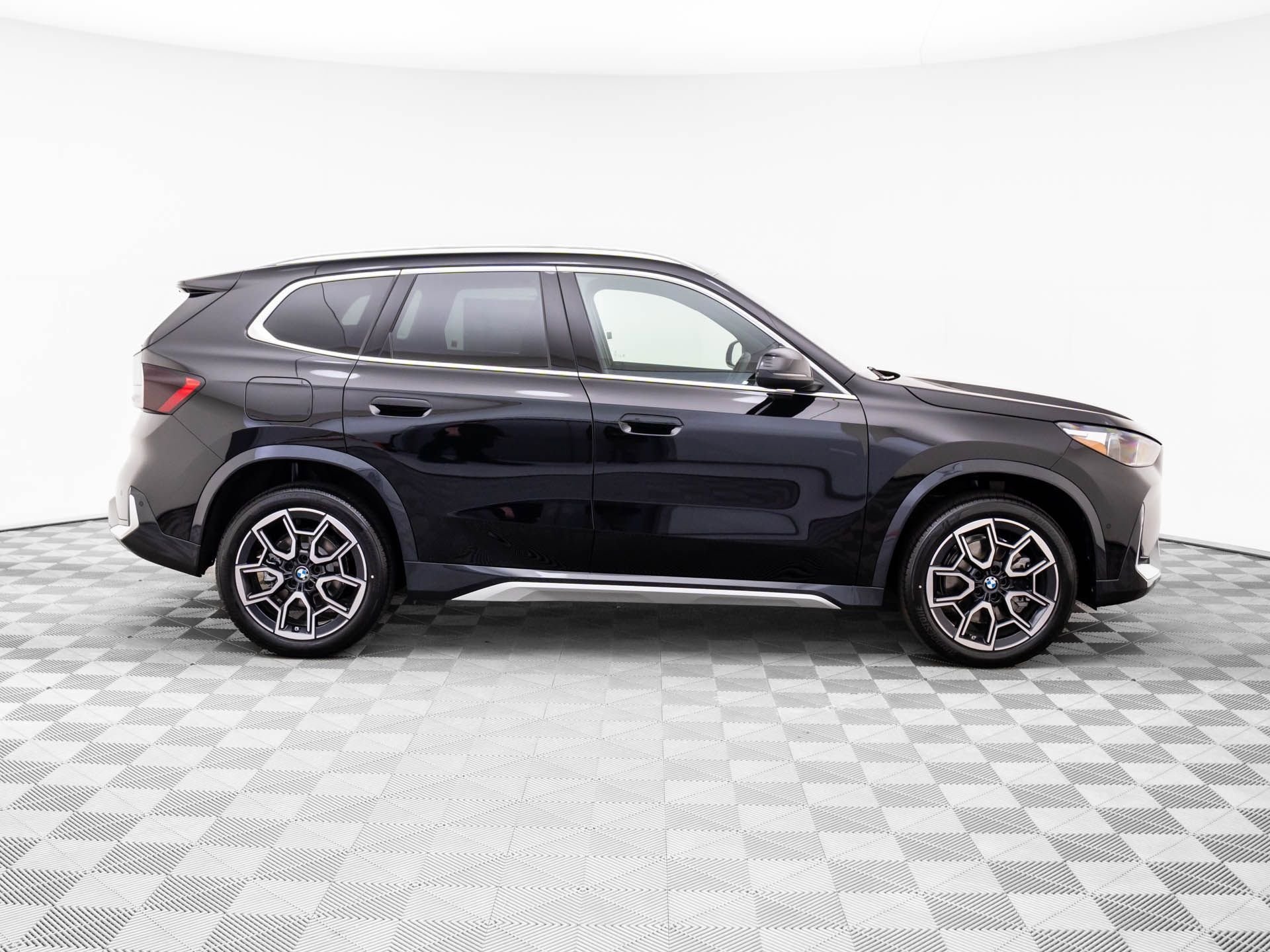 New 2026 BMW X1 xDrive28i w/ Convenience Package AWD/4WD image 7
