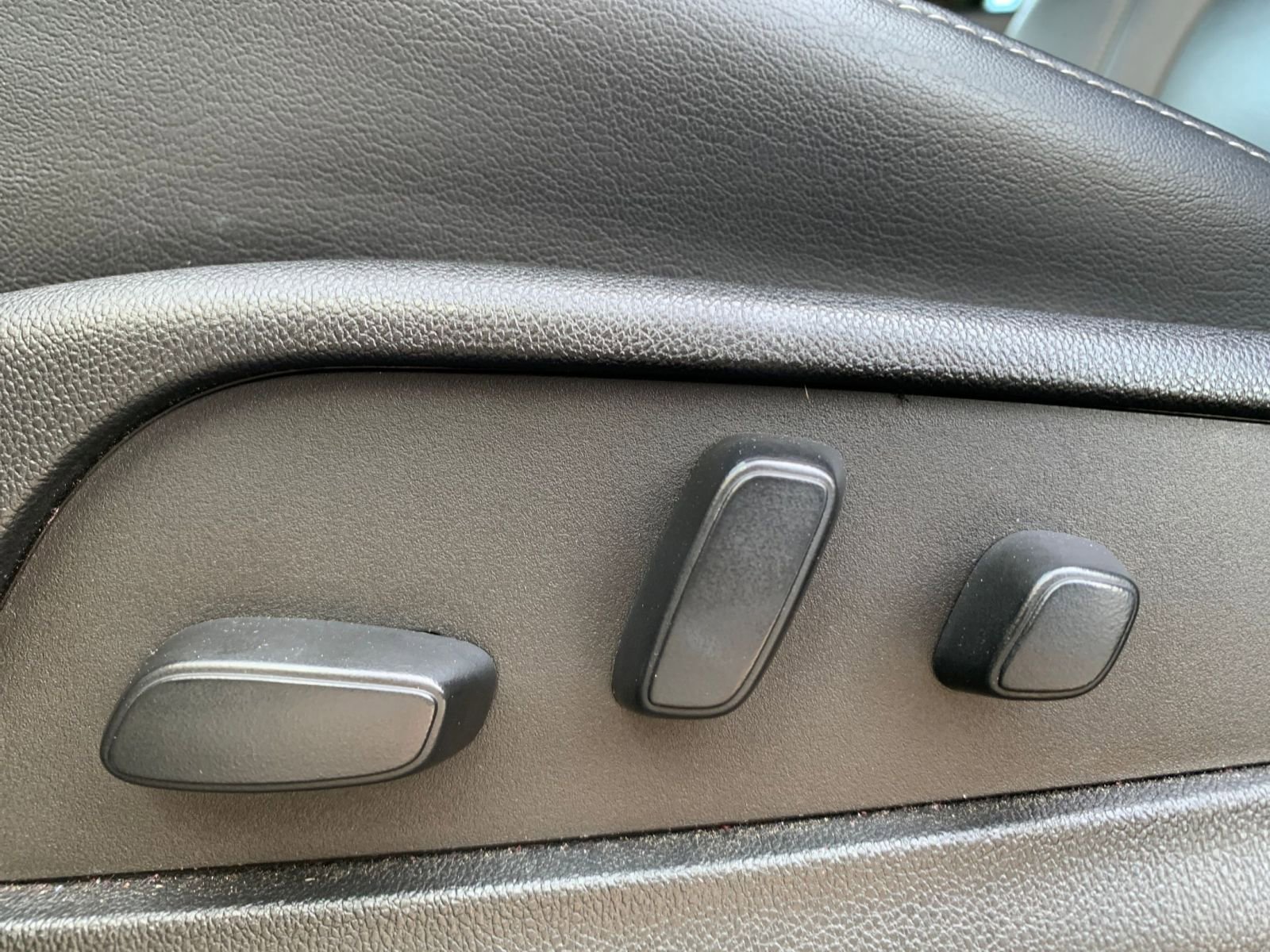 Used 2023 Cadillac XT4 Premium Luxury w/ Cold Weather Package image 23