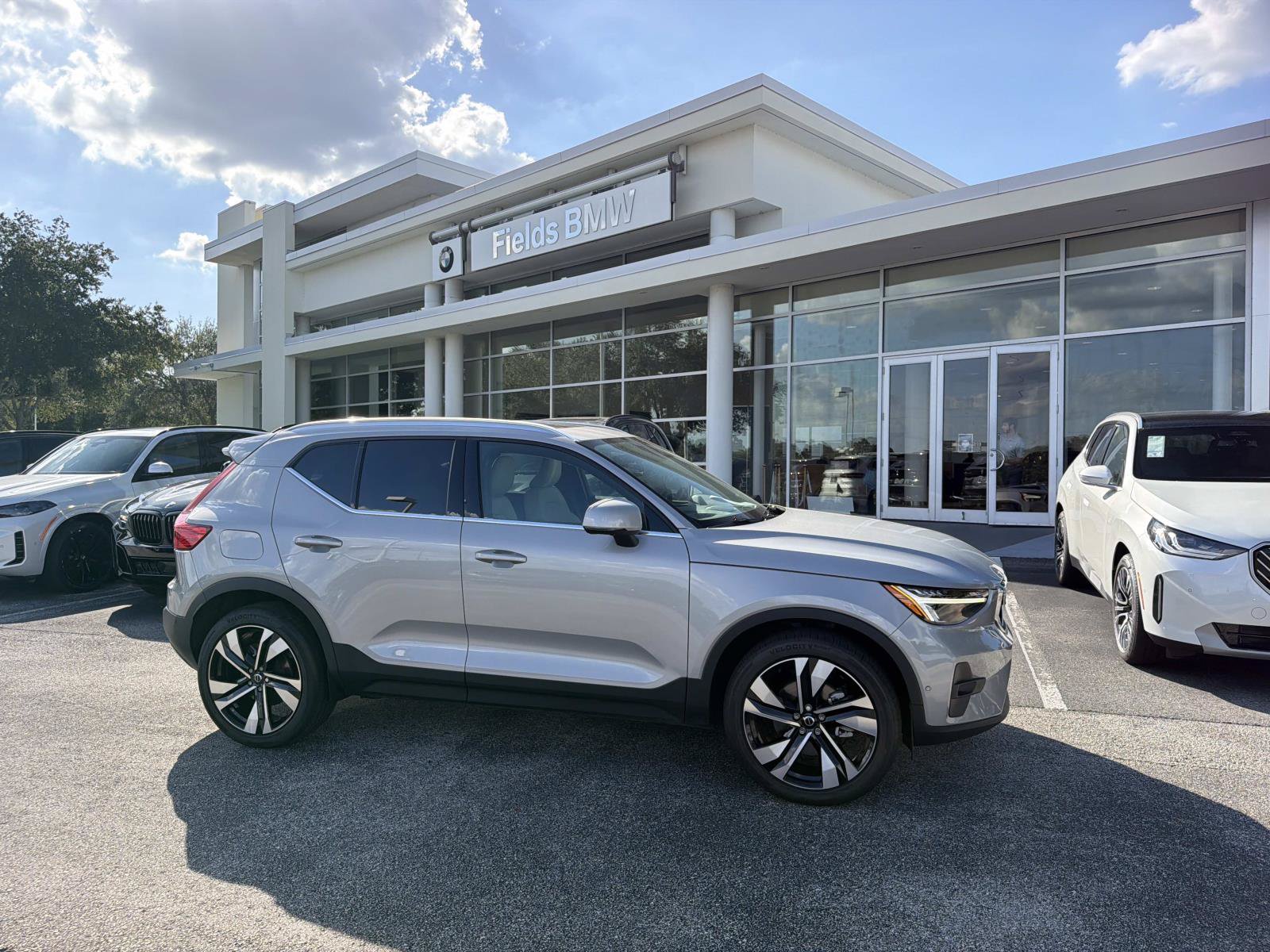 Used 2023 Volvo XC40 B5 Ultimate w/ Protection Package Premier AWD/4WD video 1